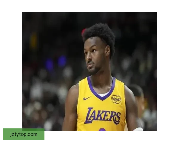 詹姆斯谈与布朗尼单挑意外破坏篮板并转向高尔夫专注棋艺